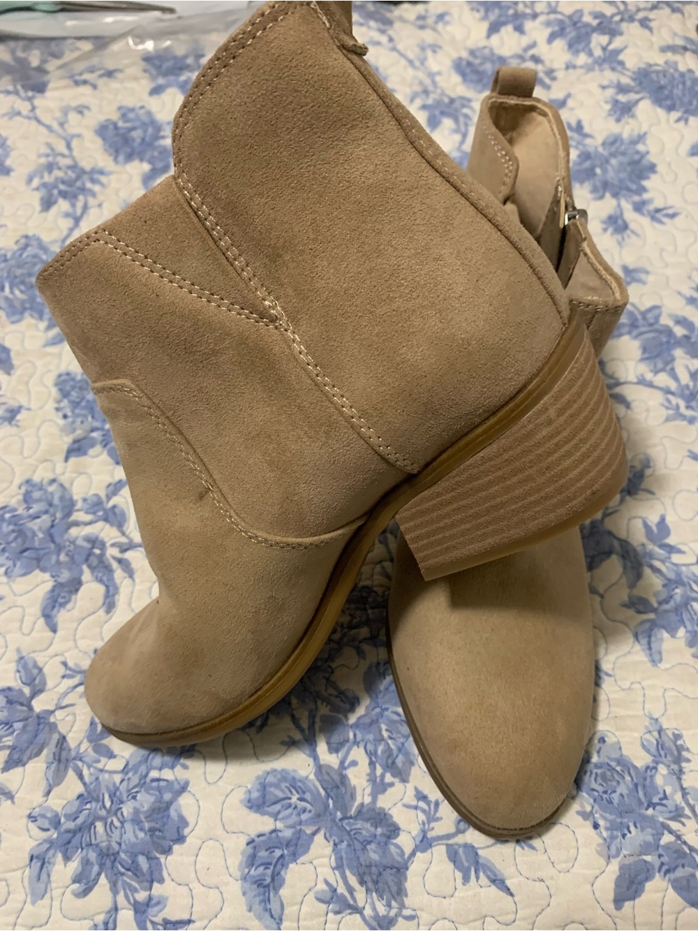 Dr. Scholl’s Women's Taupe Suede Ankle Booties - Stylish Side Zip Heels